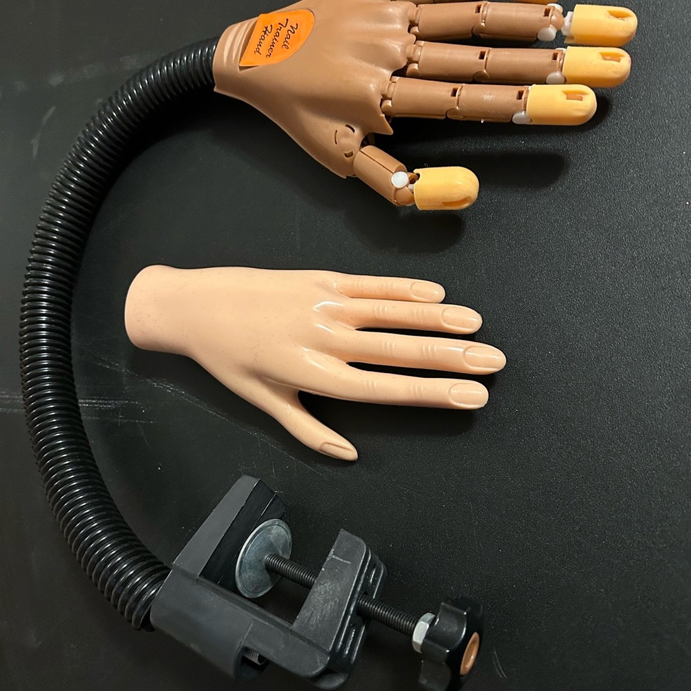 Practice Hand for Nail Art with Clamp - Tan